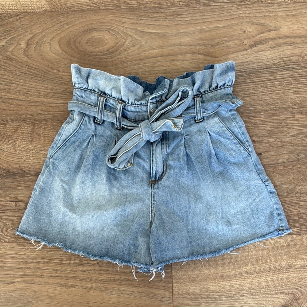 Blank NYC Blue Jean Shorts with high Waist and bow